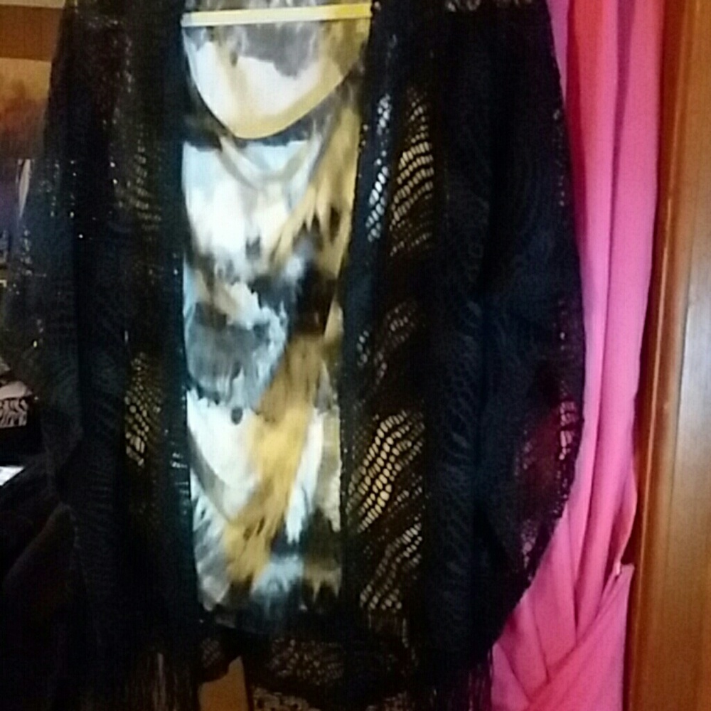 Womans top with net shawl